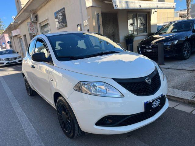 LANCIA Ypsilon 1.0 5p Hybrid Silver