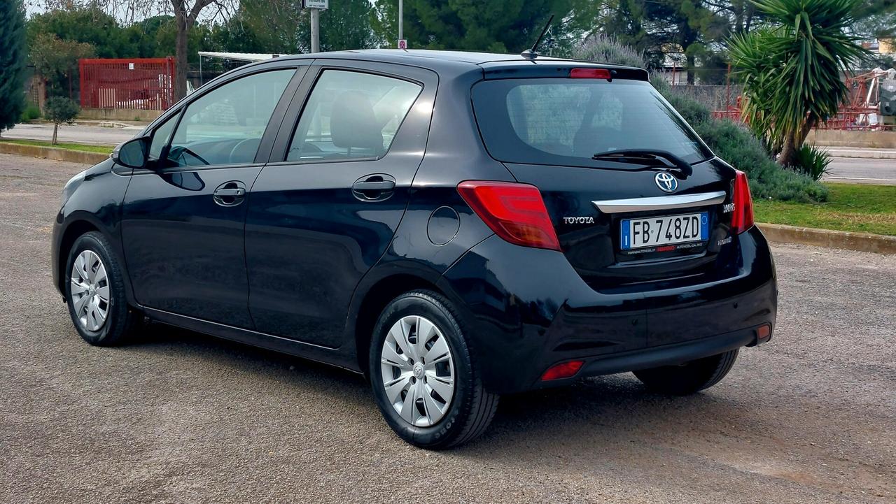 Toyota Yaris 1.5 Hybrid uni pro navi