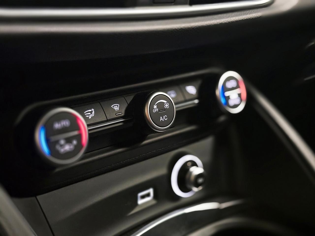 Alfa Romeo Stelvio 2.2T EXECUTIVE Q4 190CV 4X4_KEYLESS_SERVICE BOOK