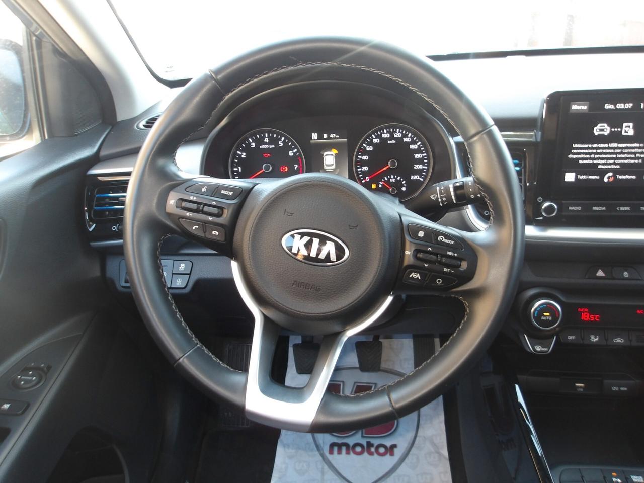 KIA STONIC 1.0 HYBRID-RETROC-28.000 KM-2021