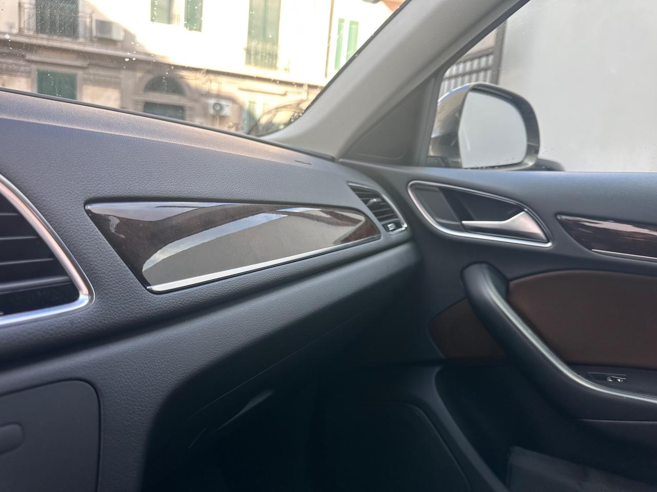 Audi Q3 2.0 TDI 120 CV Design