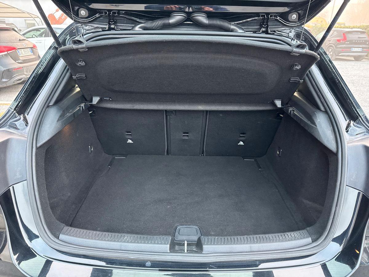 Mercedes-Benz Classe A - W177 2018 - A 180 d Sport auto