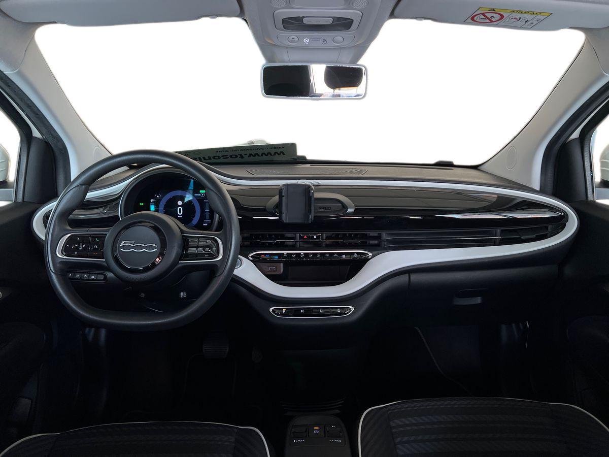 FIAT 500e 23,65 kWh (Red)