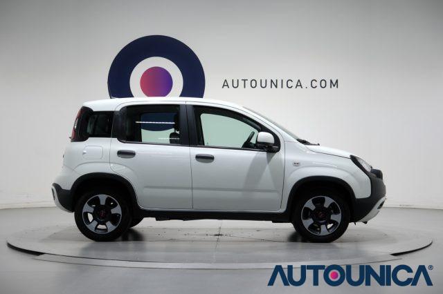 FIAT Panda 1.0 FIREFLY S&S HYBRID CITY CROSS NEOPATENTATI
