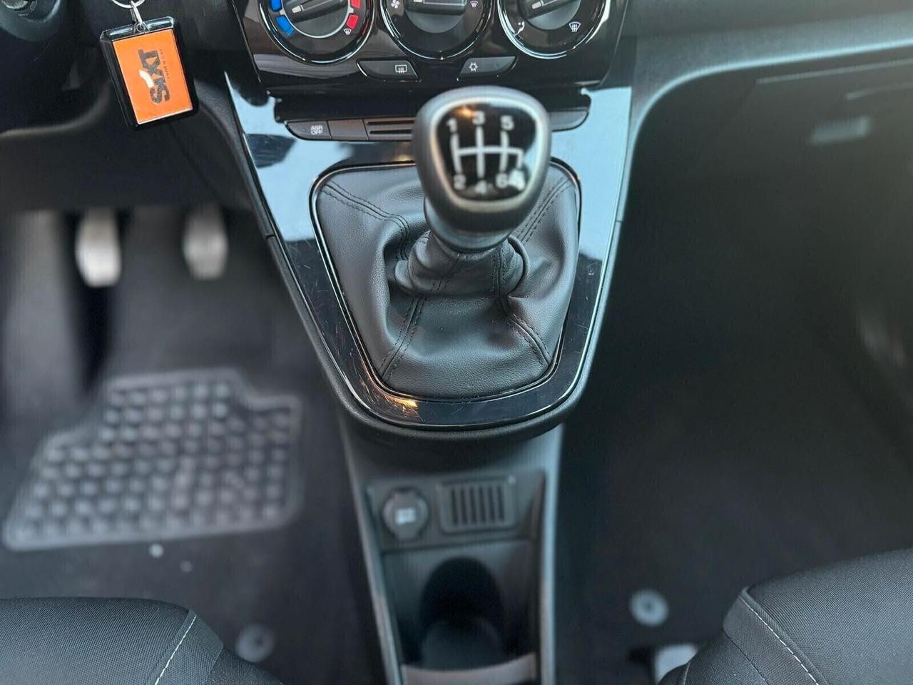 Lancia Ypsilon 1.0 FireFly 5 porte S&S Hybrid Gold