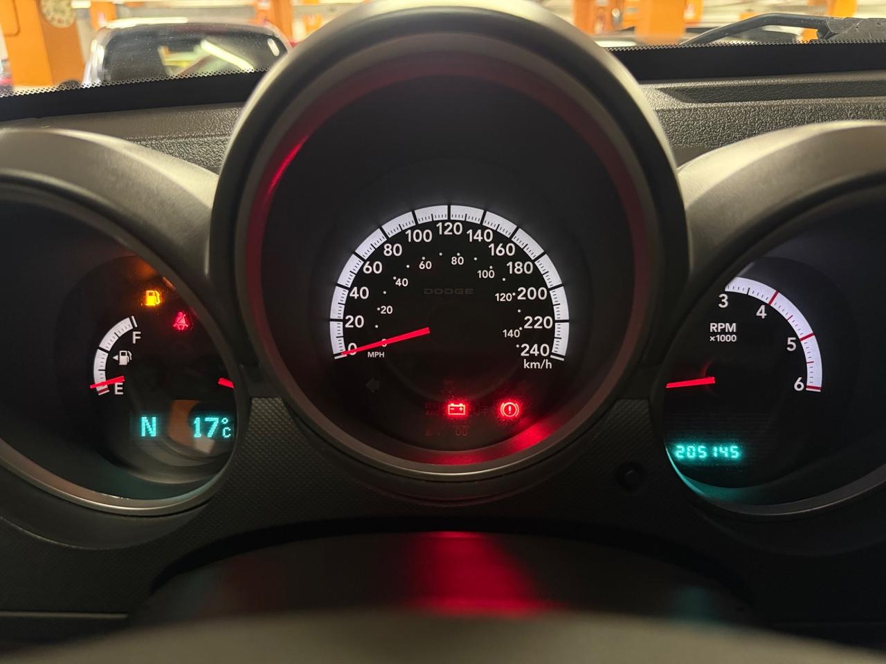 STRAORDINARIO DODGE NITRO 4×4 CON CAMBIO MANUALE