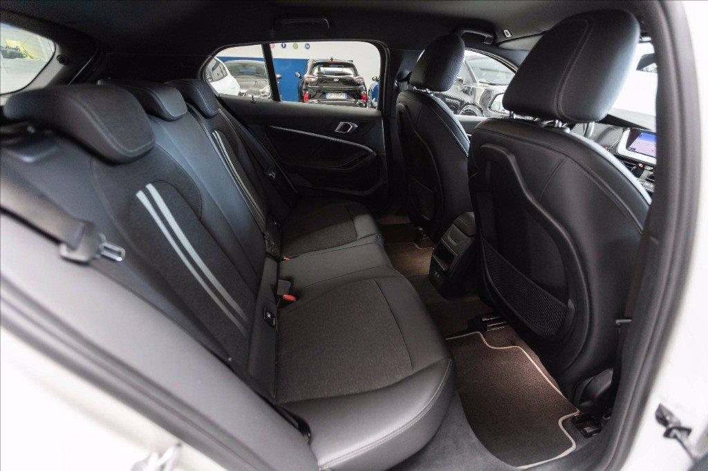 BMW 116d Advantage auto del 2021