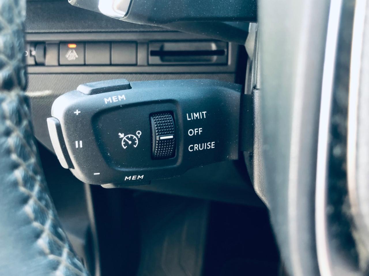 Peugeot 3008 BlueHDi 130 S&S EAT8 Allure