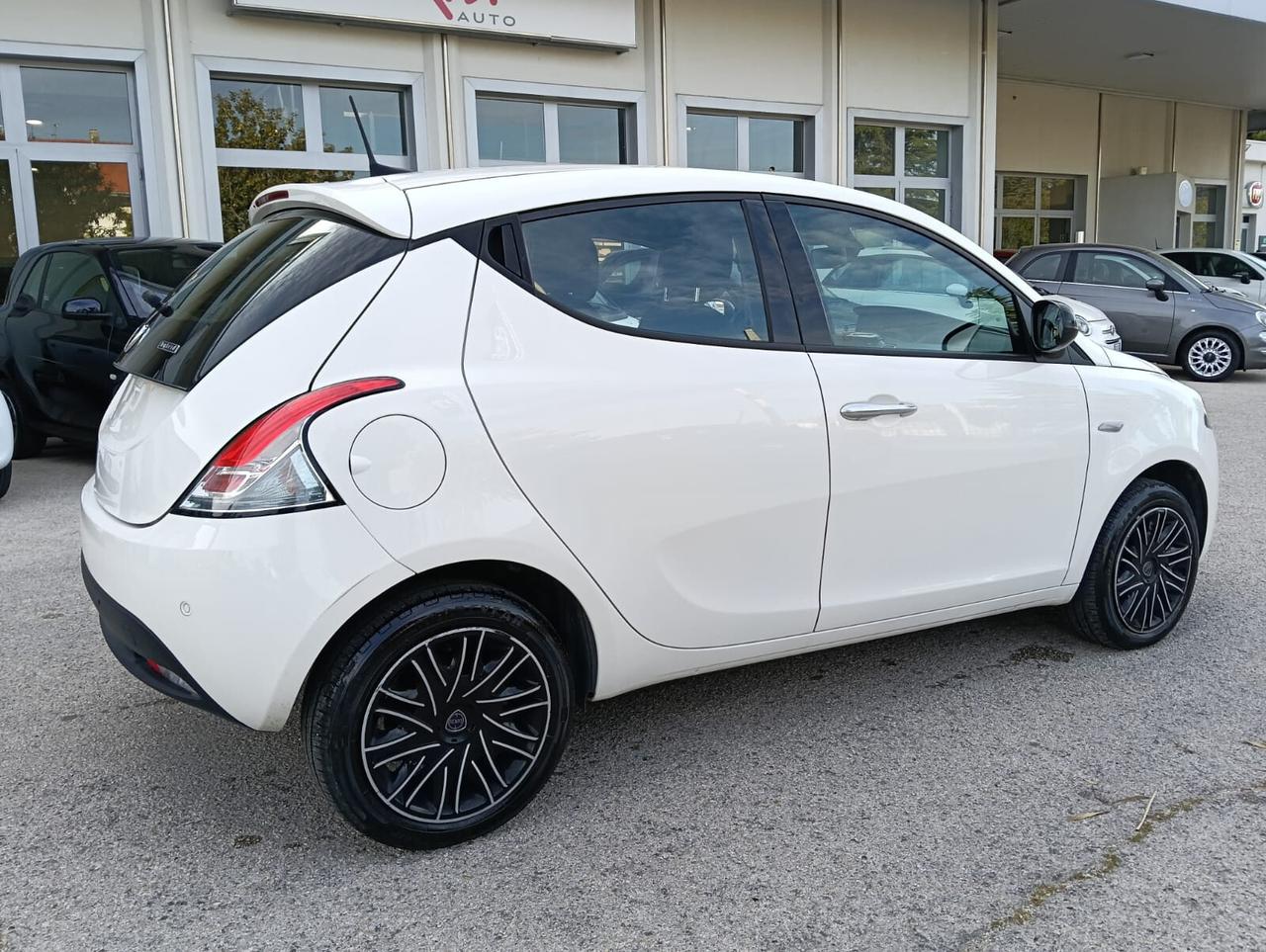 LANCIA YPSILON 1.0 HYBRID S&S