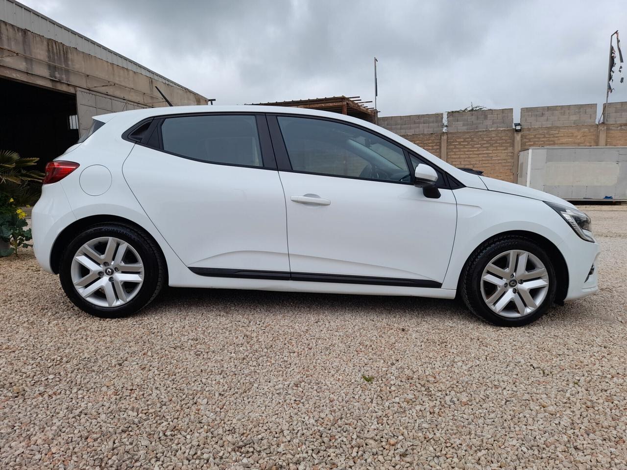 Renault Clio neopatentati 90 cv anno 2021 NAVI