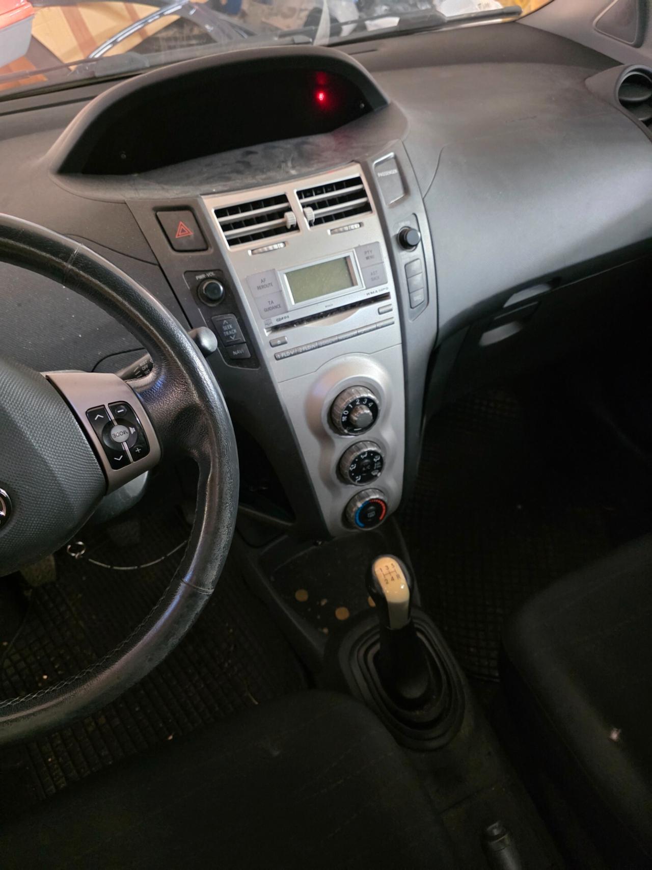 Toyota Yaris 1.3 5 porte Sol