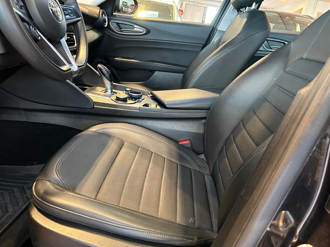 Alfa Romeo Giulia EXECUTIVE 2.2 Turbodiesel AT8 Q4 AWD SPOTICAR
