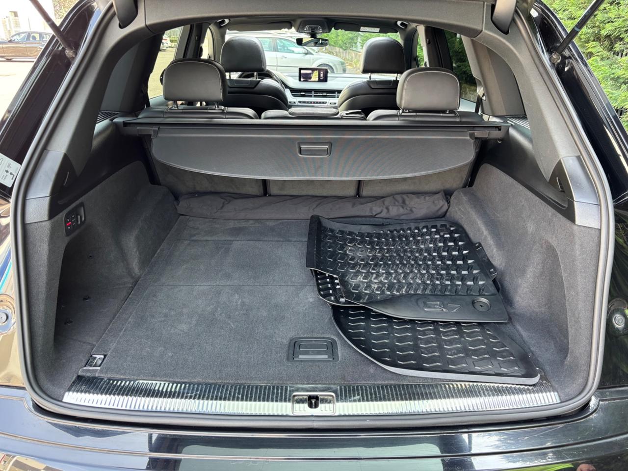 Audi Q7 3.0 TDI 272 CV quattro S LINE,TAGLIANDI CERTIFICATI