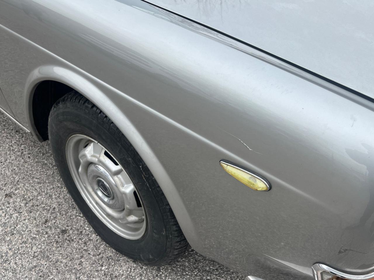 Lancia 2000 iniezione ( Flavia berlina )