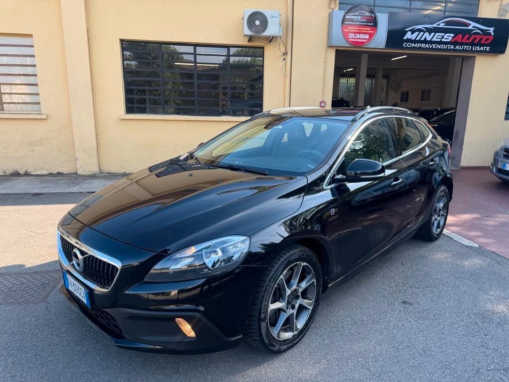 Volvo V40 Cross Country 2.0 Diesel AUTOCARRO EURO 6