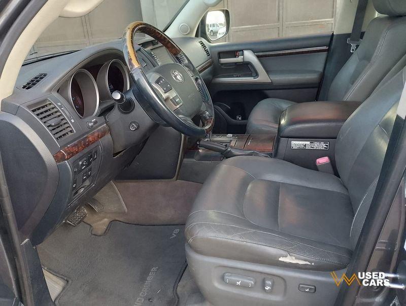 Toyota Land Cruiser V8 Land Cruiser V8 4.5 D4-D 5 posti