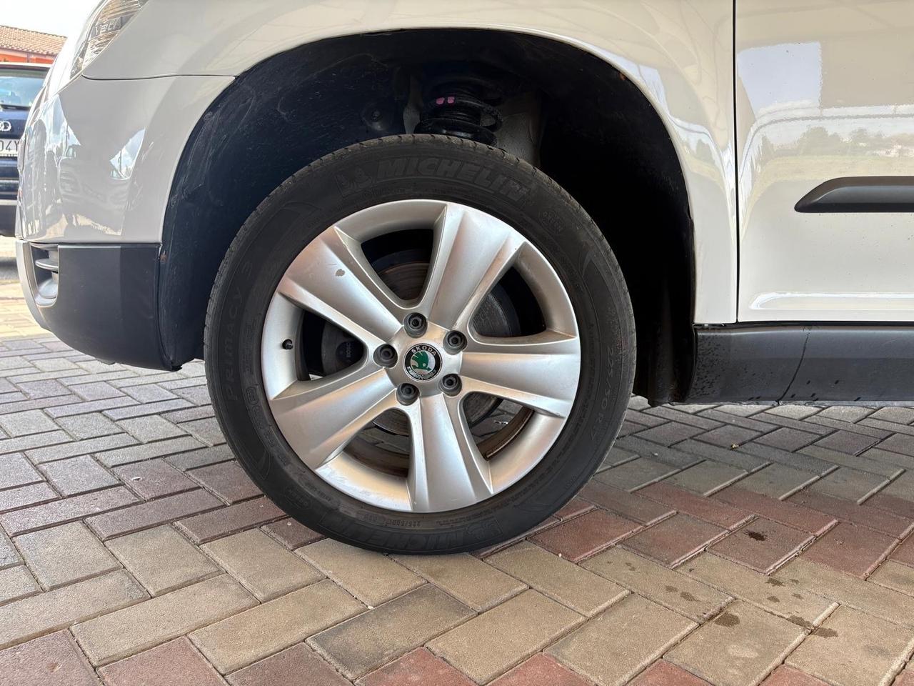Skoda Yeti 2.0 TDI CR 140CV DSG 4x4 Adventure