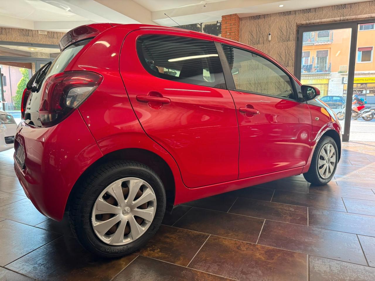 Peugeot 108 VTi 68 5 porte Allure TOP!