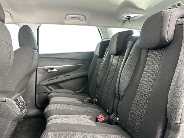 PEUGEOT 5008 BlueHDi 130 S&S EAT8 Business