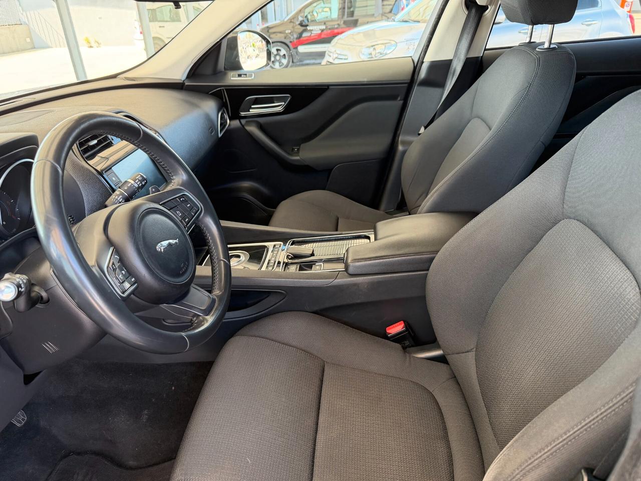 Jaguar F-Pace 2.0 D 180 CV AWD