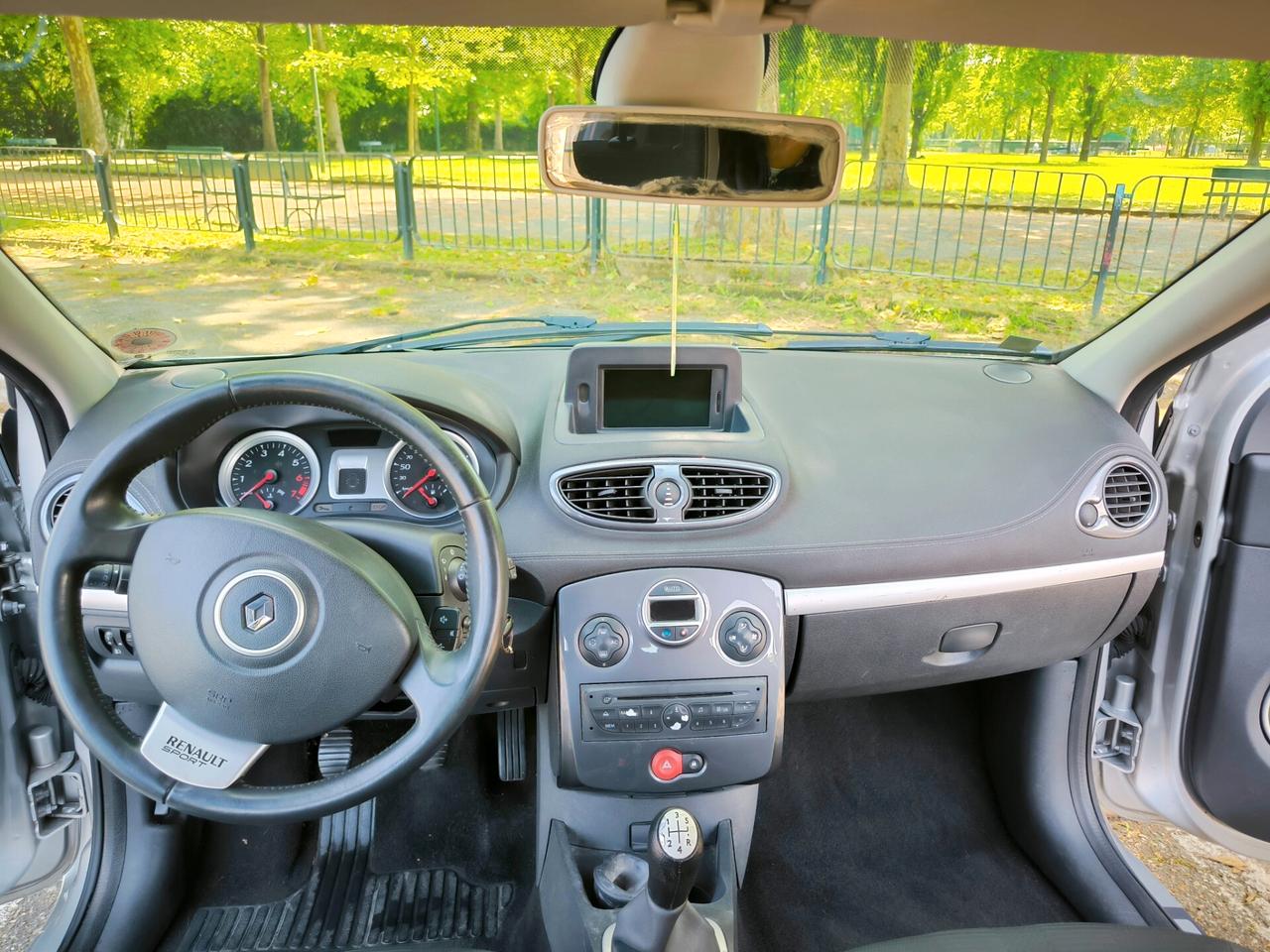Renault Clio 1.2 16V 5 porte Luxe NEOPATENTATI