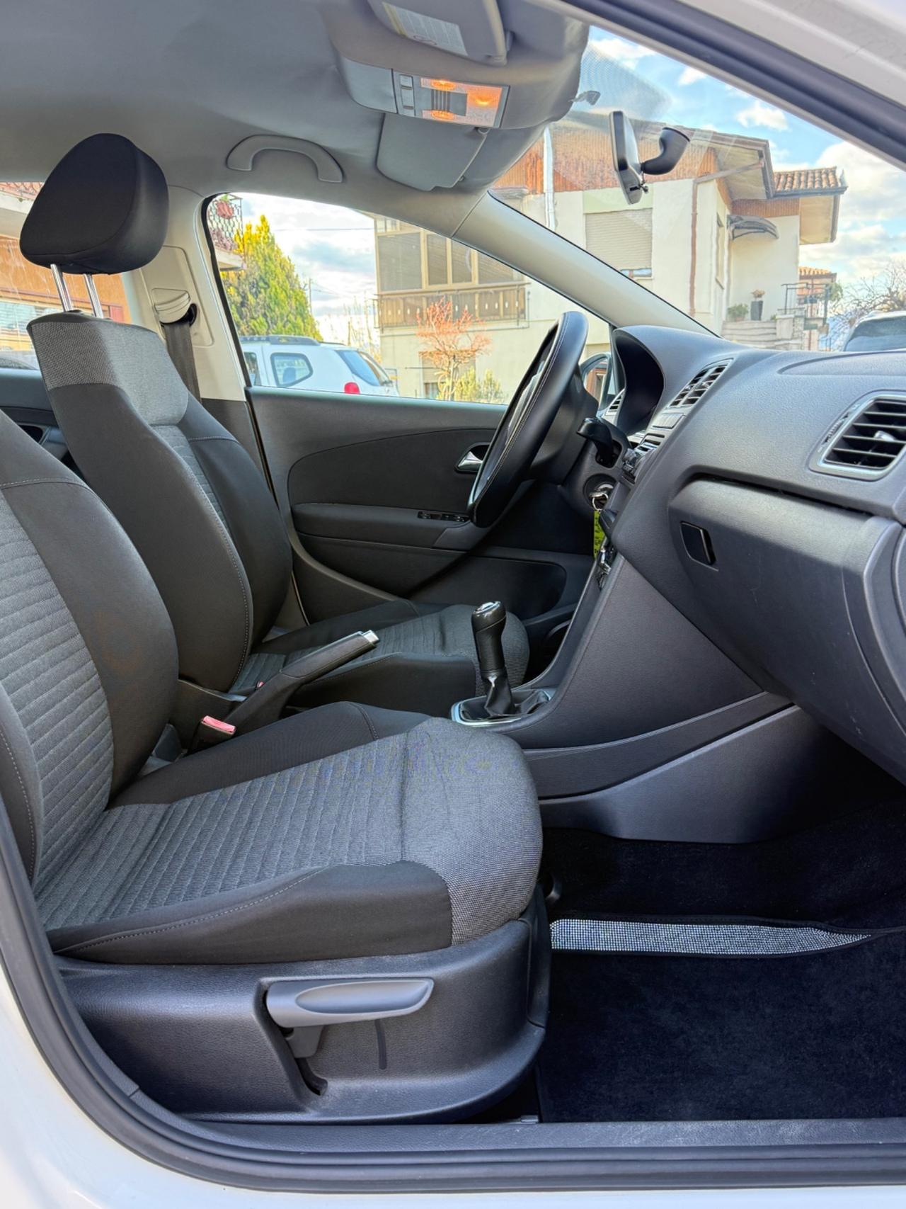 Volkswagen Polo 1.6 TDI DPF 5 porte Comfortline ok neopatentati