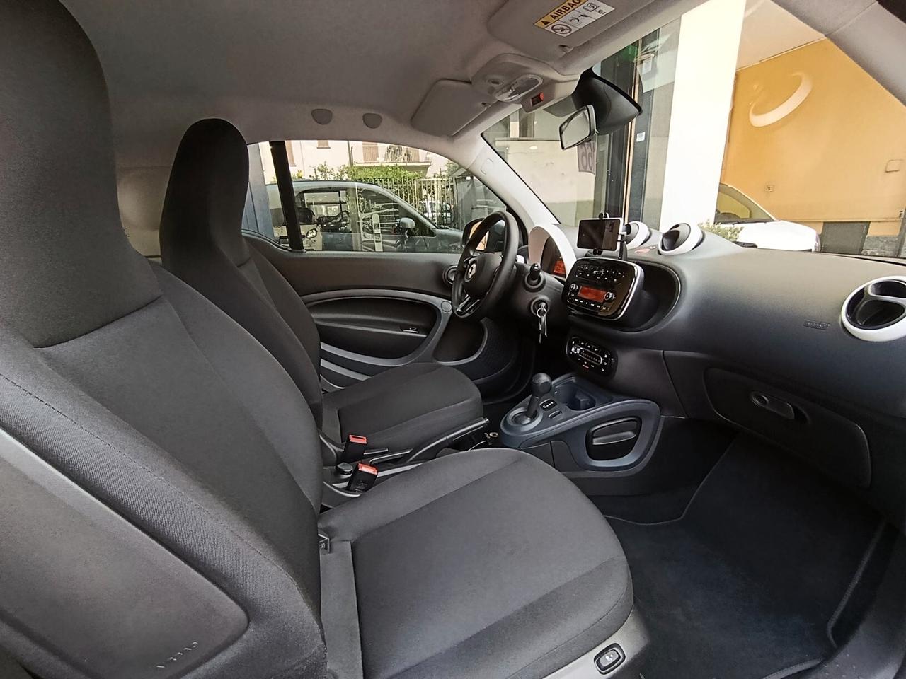 Smart ForTwo 70 1.0 twinamic aut. solo Km 8.142