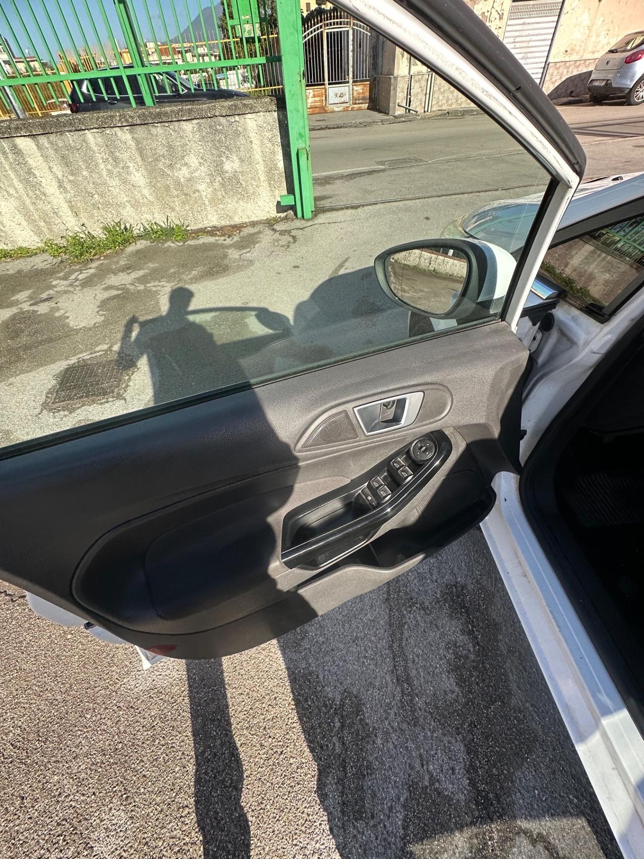 Ford Fiesta 1.2 60CV 5 porte Black & White Edition