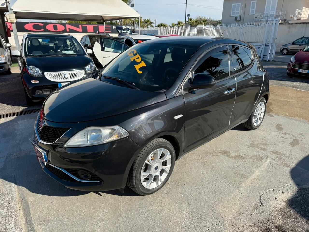 Lancia Ypsilon 1.2 69 CV 5 porte Silver