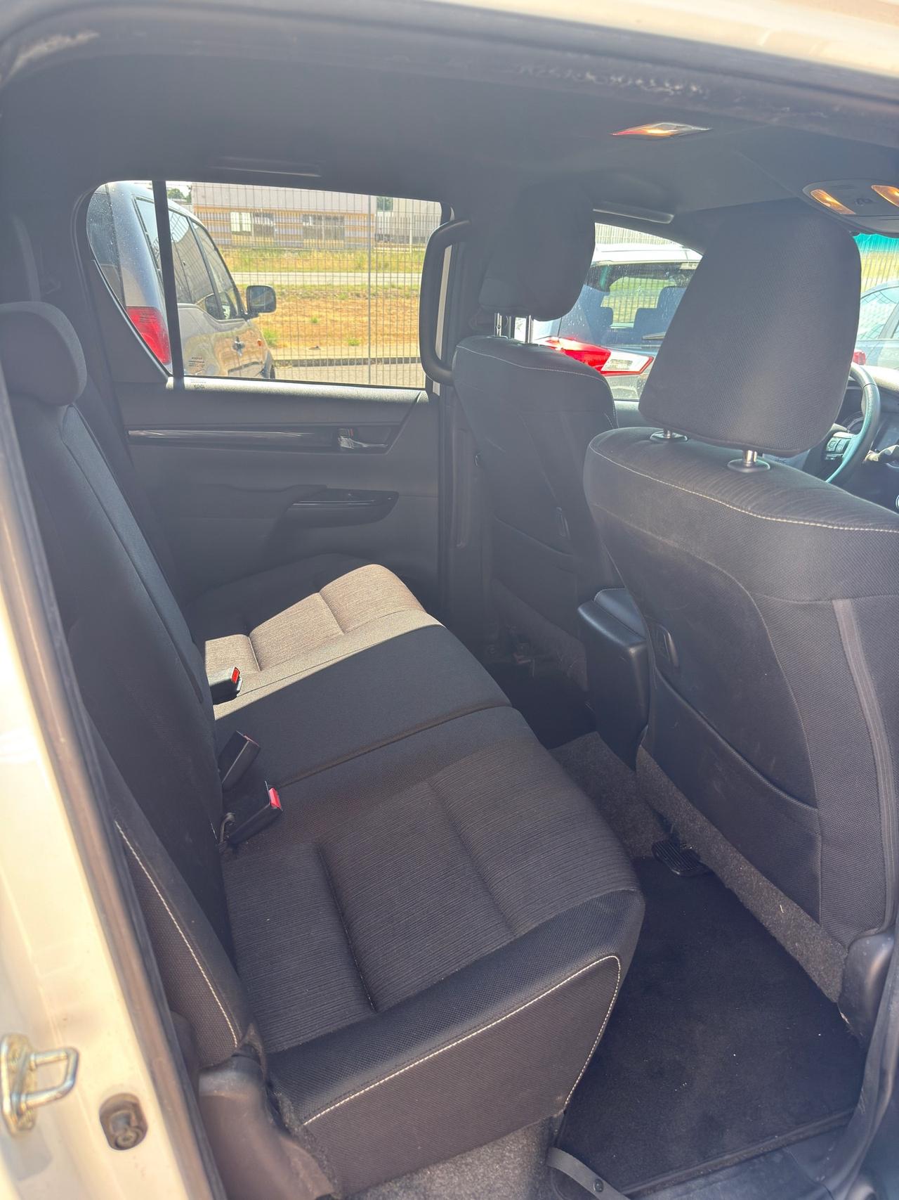 Toyota Hilux 2.4 D-4D 4WD Executive IVA ESP.