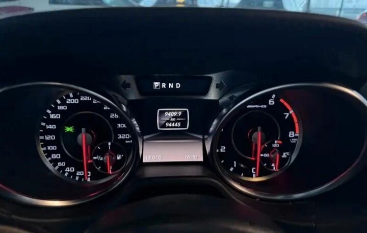 Mercedes-benz SL 63 AMG PERFORMANCE PACK 566CV