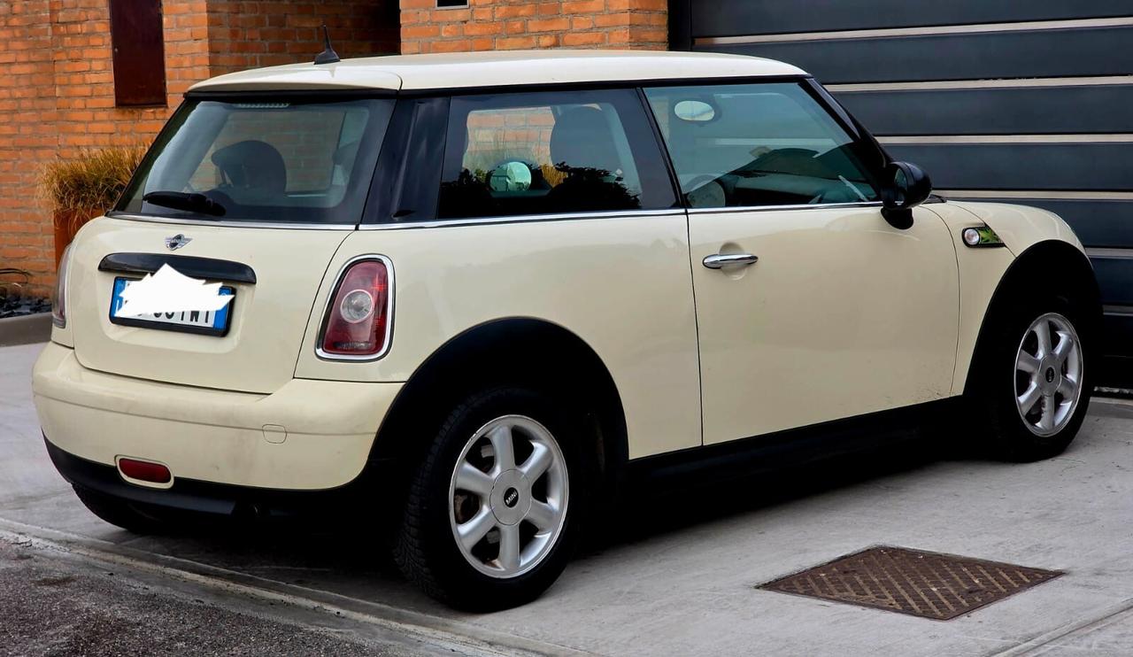 Mini One benzină Gpl valido 2031 neopatentati