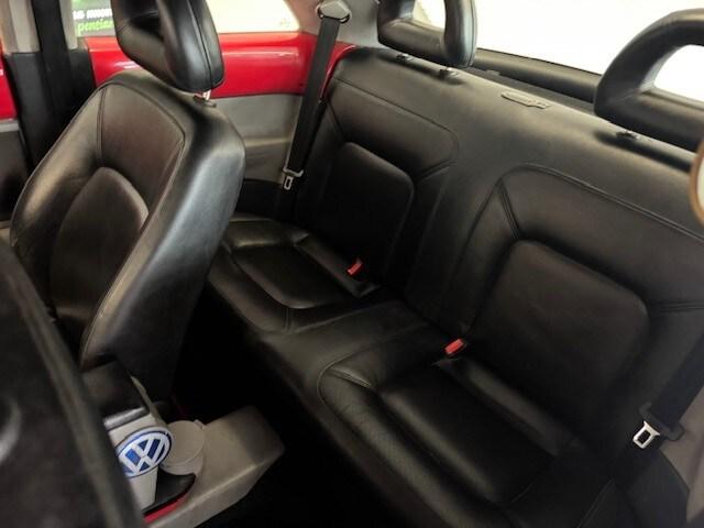 VOLKSWAGEN New Beetle 1.6