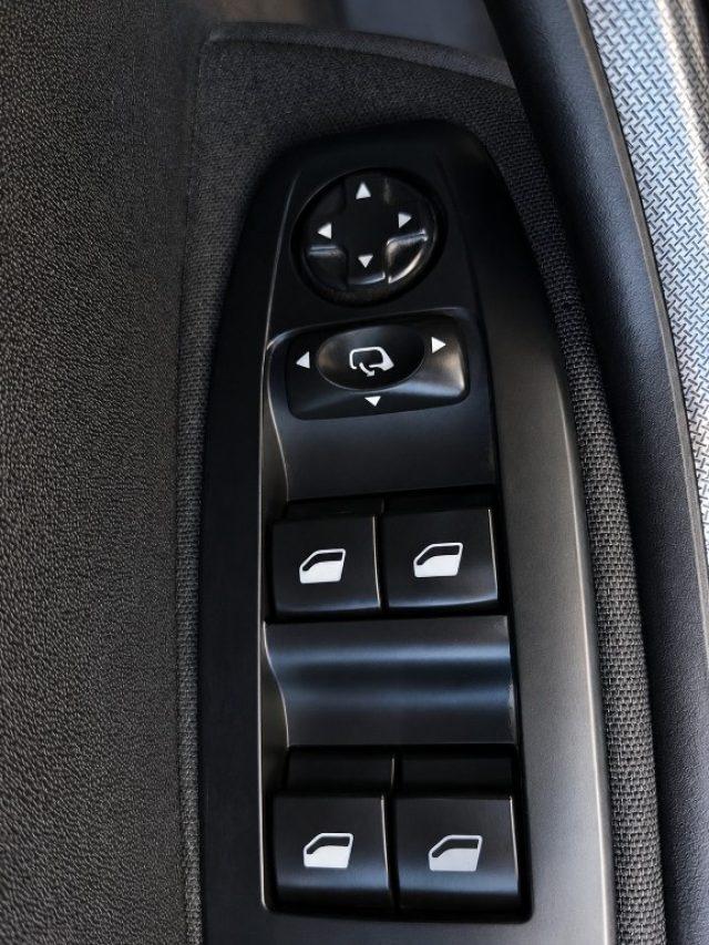 PEUGEOT 2008 BlueHDi 100 Cv Pelle Clima Aut. Navi Neo Patentati