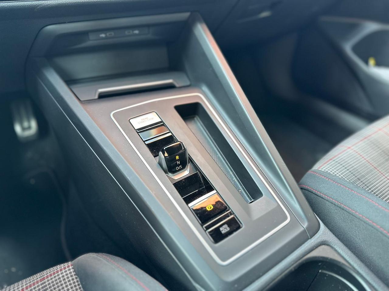 Volkswagen Golf 2.0 TSI GTI