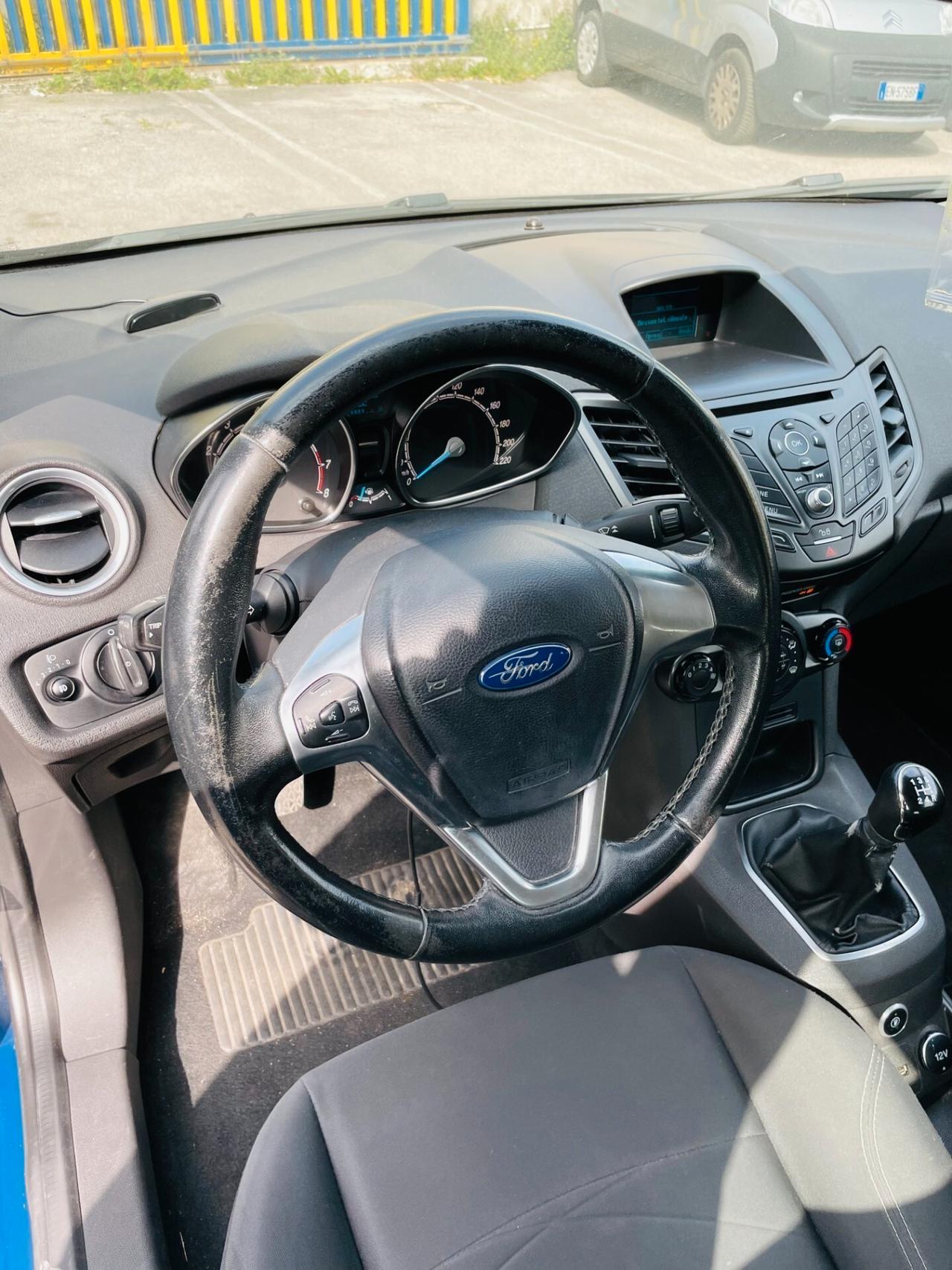 Ford Fiesta 1.4 5P GPL Business - 2015