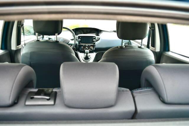 Lancia Ypsilon 1.0 FireFly 5 porte S&S Hybrid Gold