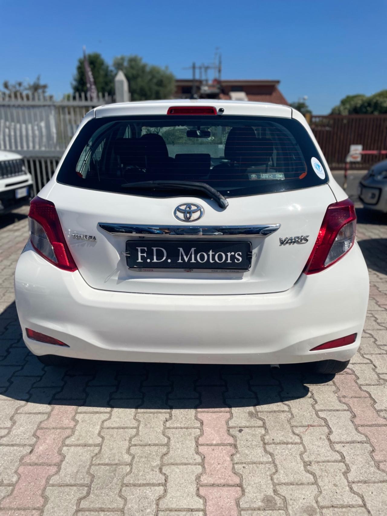 Toyota Yaris 1.0 5 porte Lounge