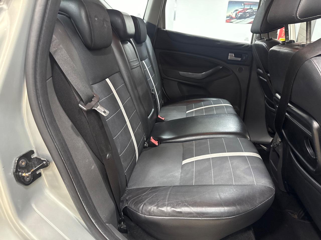 Ford Kuga 2.0 TDCi 4x4 titanium