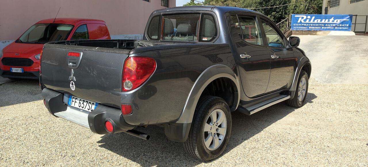 Mitsubishi L200 2.5 DI-D/167CV Double Cab Warrior