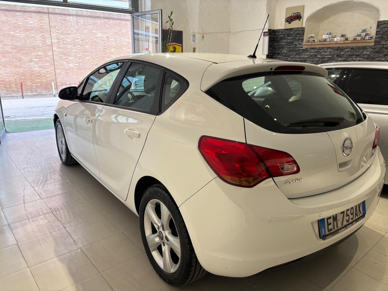 Opel Astra 1.7 CDTI 110CV 5 porte Cosmo