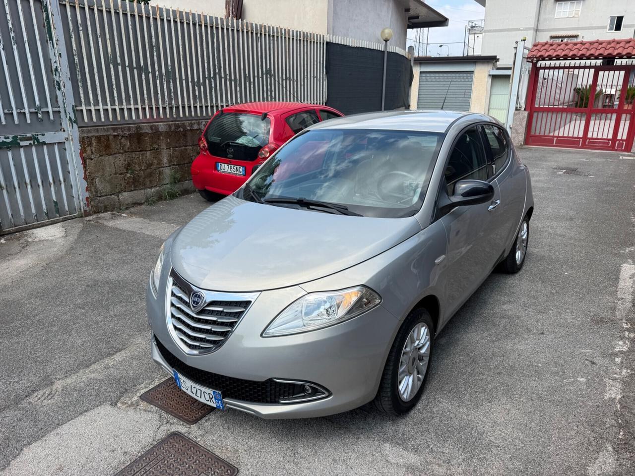 Lancia Ypsilon 0.9 TwinAir 85 CV 5 porte S&S DFN Platinum
