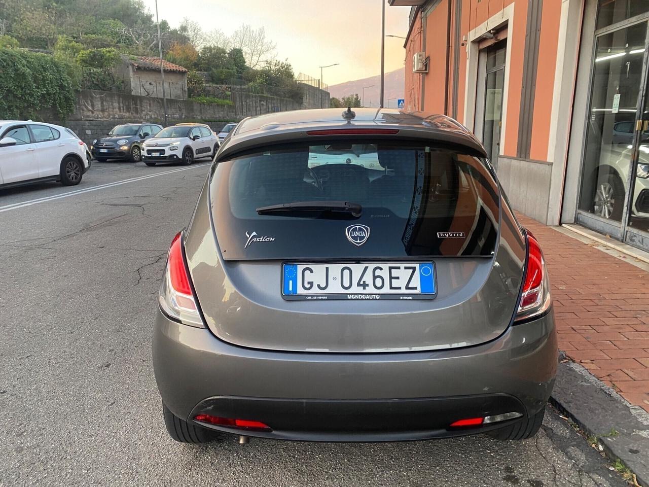 Lancia Ypsilon 1.0 5 porte Hybrid Ecochic Gold