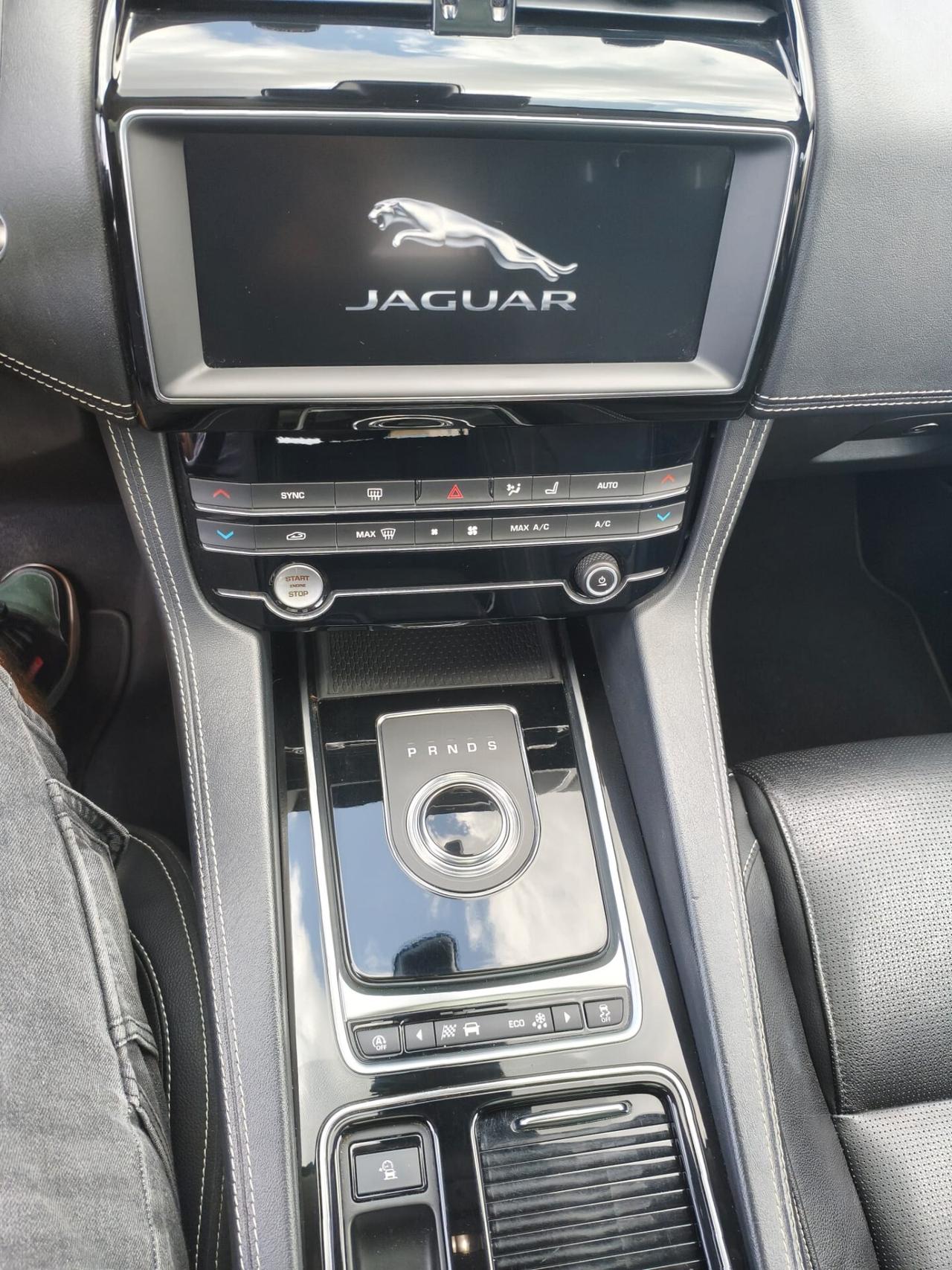 Jaguar F-Pace 2.0 D 180 CV AWD aut. Pure 2019