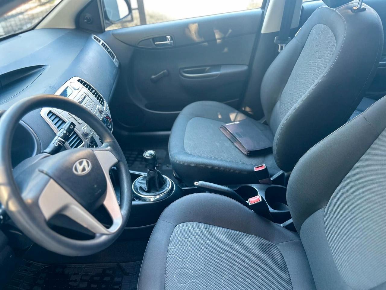 Hyundai i20 1.2 MPI MT Connectline
