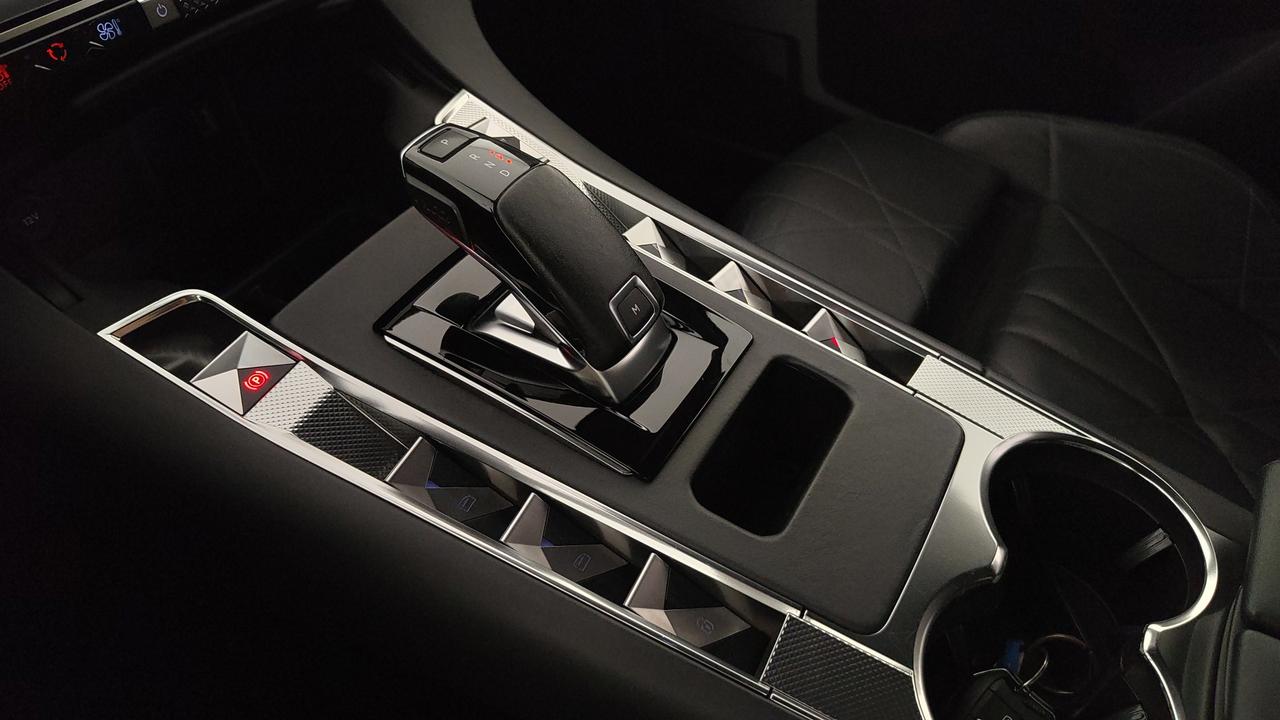 DS DS7 Crossback - DS7 Crossback 1.5 bluehdi Grand Chic 130cv auto