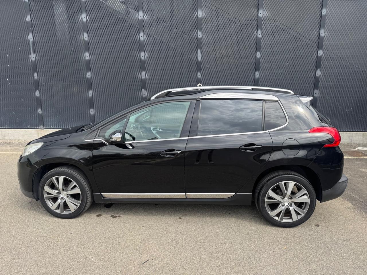 PEUGEOT 2008 1.6 e-HDi 92 CV
