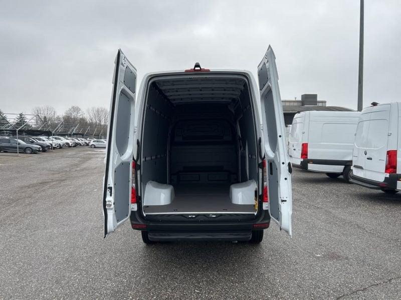 Mercedes-Benz Sprinter 419 CDI F 37/35