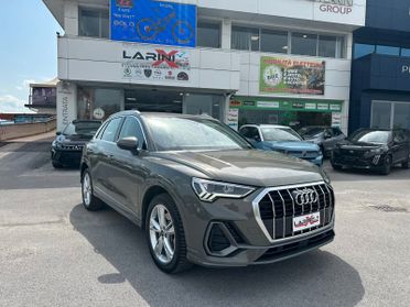 Audi Q3 45 TFSI e S tronic Identity Black