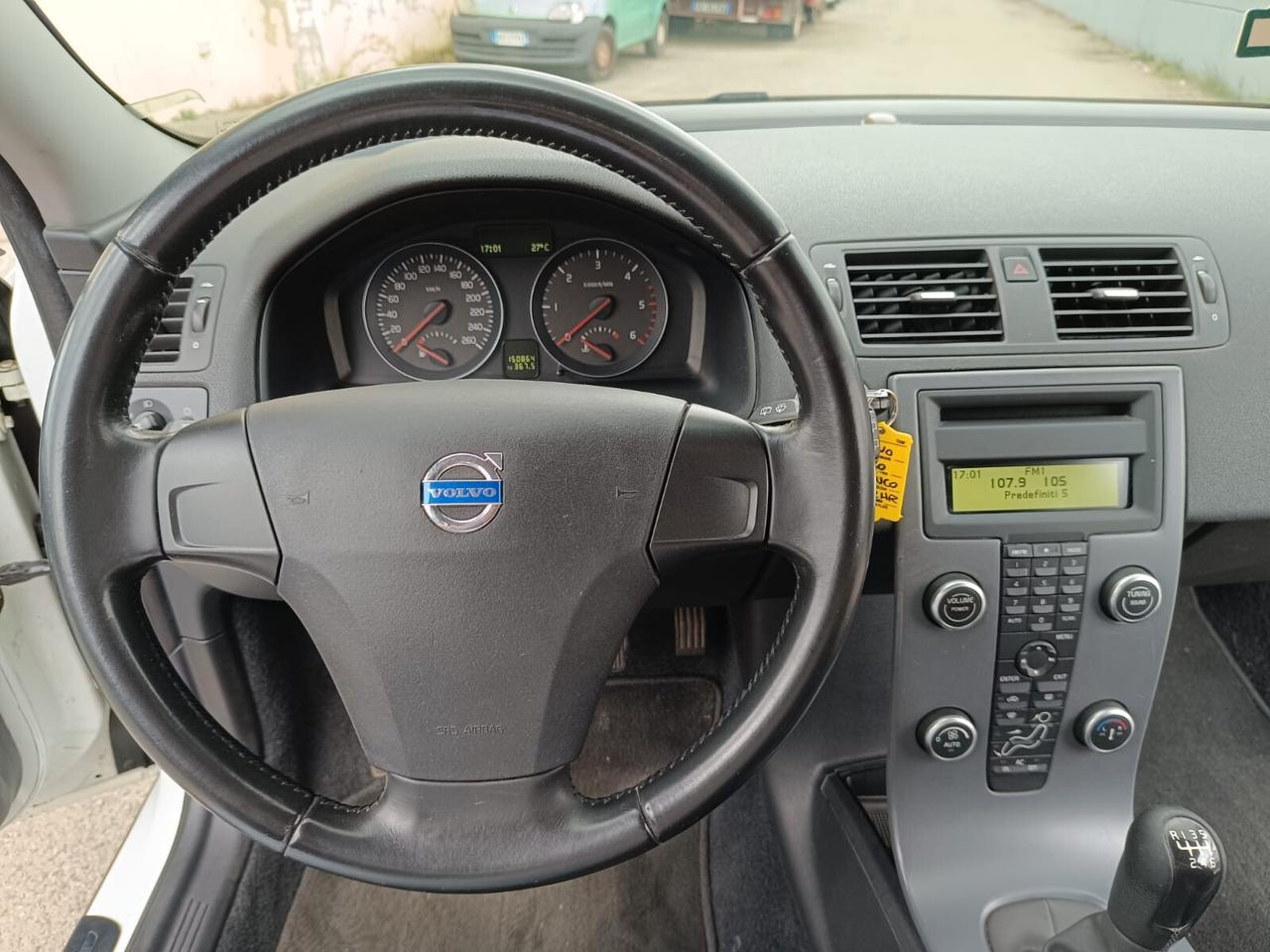 Volvo V50 D2 R-design